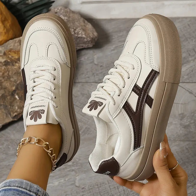 Casual shoes for women
